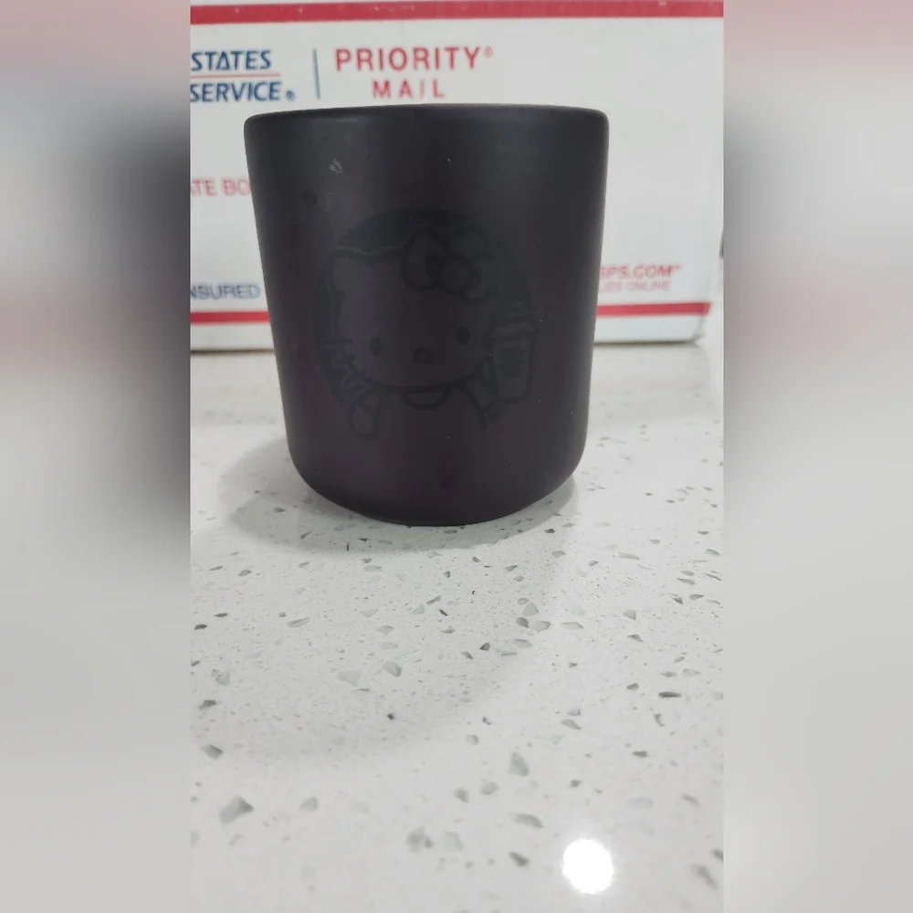 Hello Kitty Color Changing Coffee Mug - Picture 3 of 10